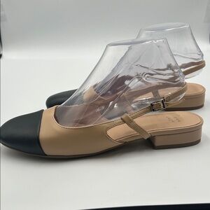 Elegant Two-Tone Slingback Flats size 7